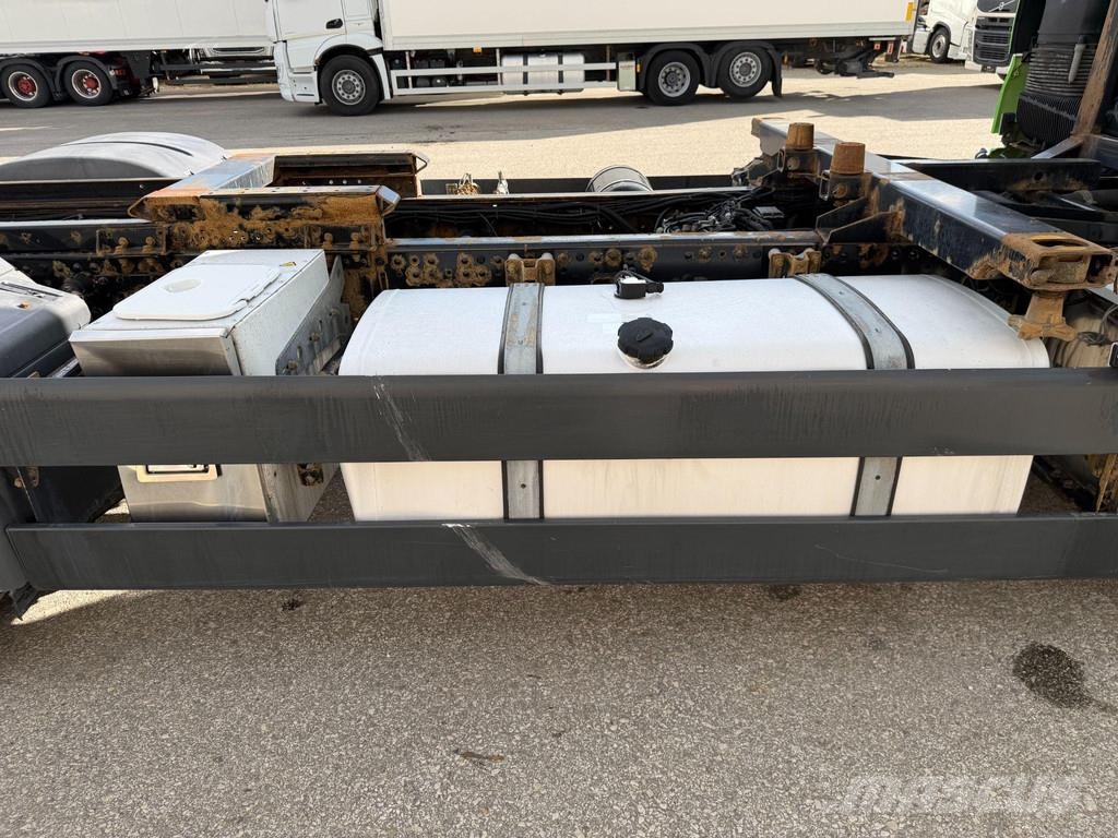 MAN TGX 26.480 6X2*4 EURO6 + RETARDER + BDF 20FT Camiones portacontenedores