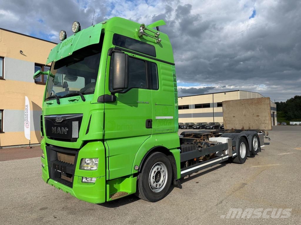 MAN TGX 26.480 6X2*4 EURO6 + RETARDER + BDF 20FT Camiones portacontenedores