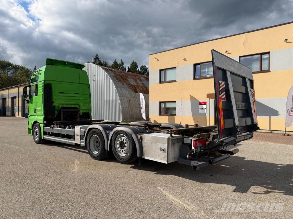 MAN TGX 26.480 6X2*4 EURO6 + RETARDER + BDF 20FT Camiones portacontenedores
