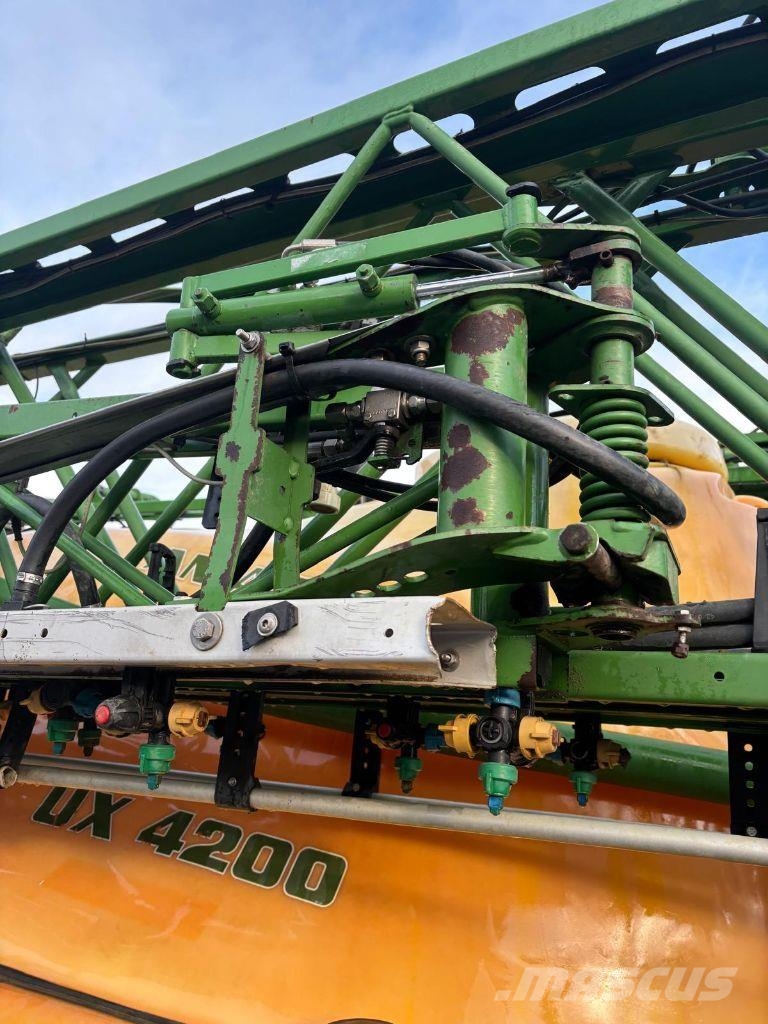 Amazone Ux 4200 Hinattavat ruiskut