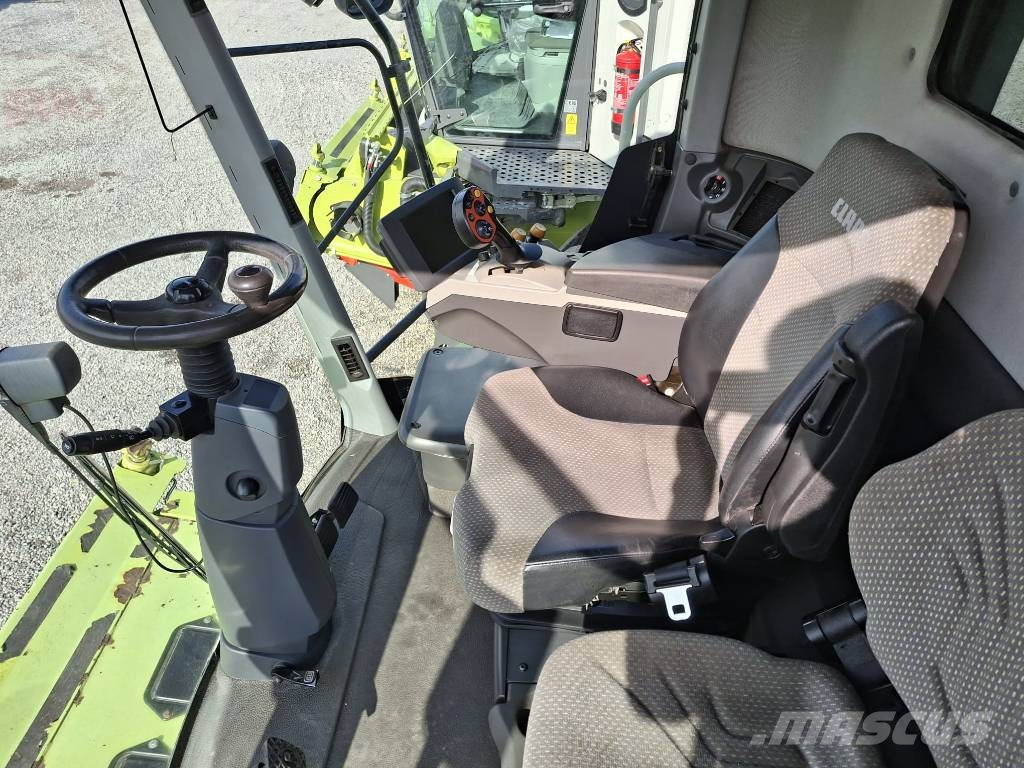 CLAAS Lexion 740 Combine harvesters