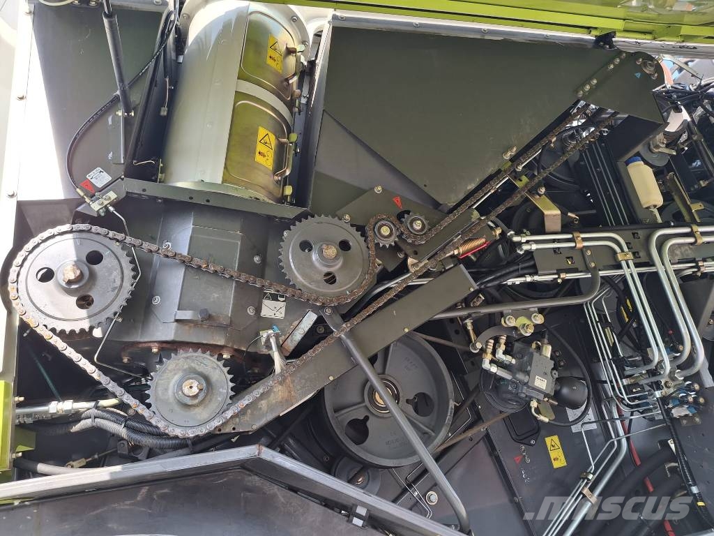 CLAAS Lexion 740 Combine harvesters