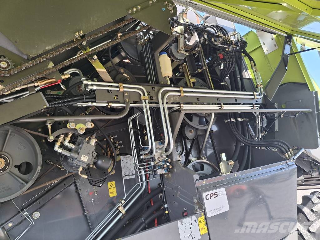CLAAS Lexion 740 Combine harvesters