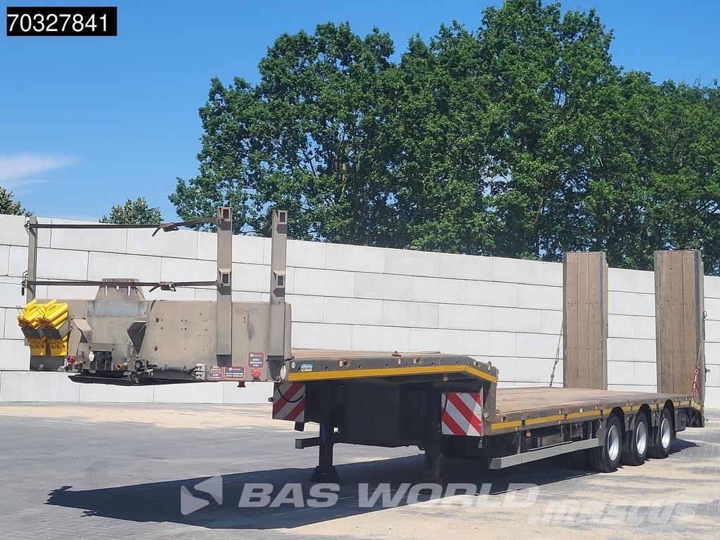 Faymonville F-S43-1AAF Steering Axle Ramps نصف مقطورة مسطحة منخفضة