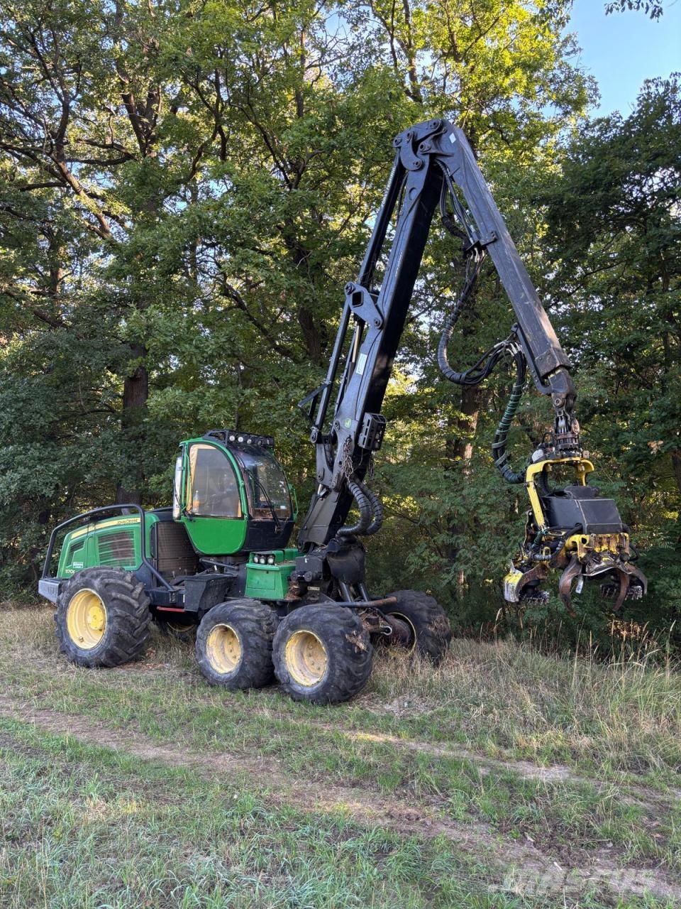 John Deere 1170 E Betakarítók