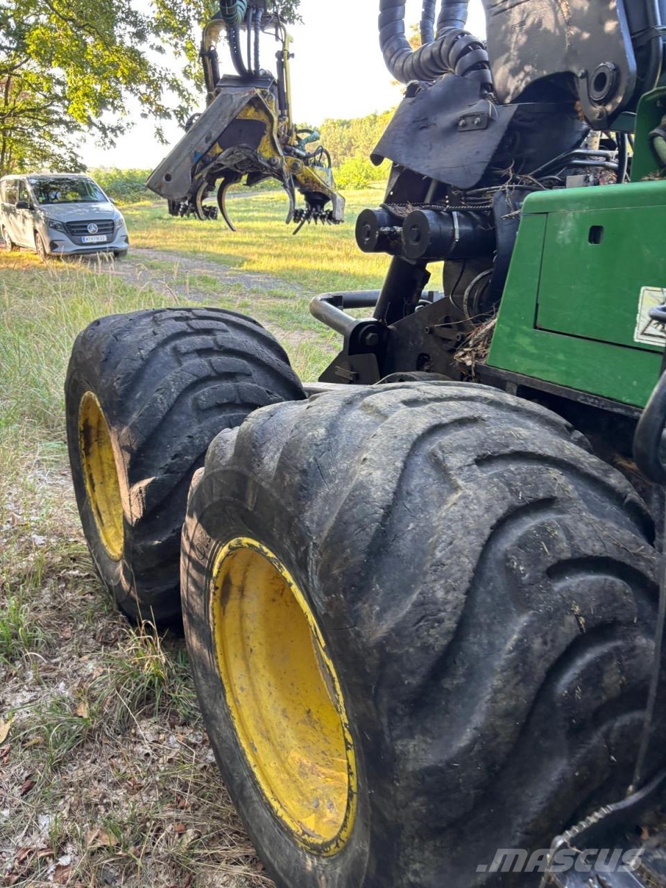 John Deere 1170 E Betakarítók