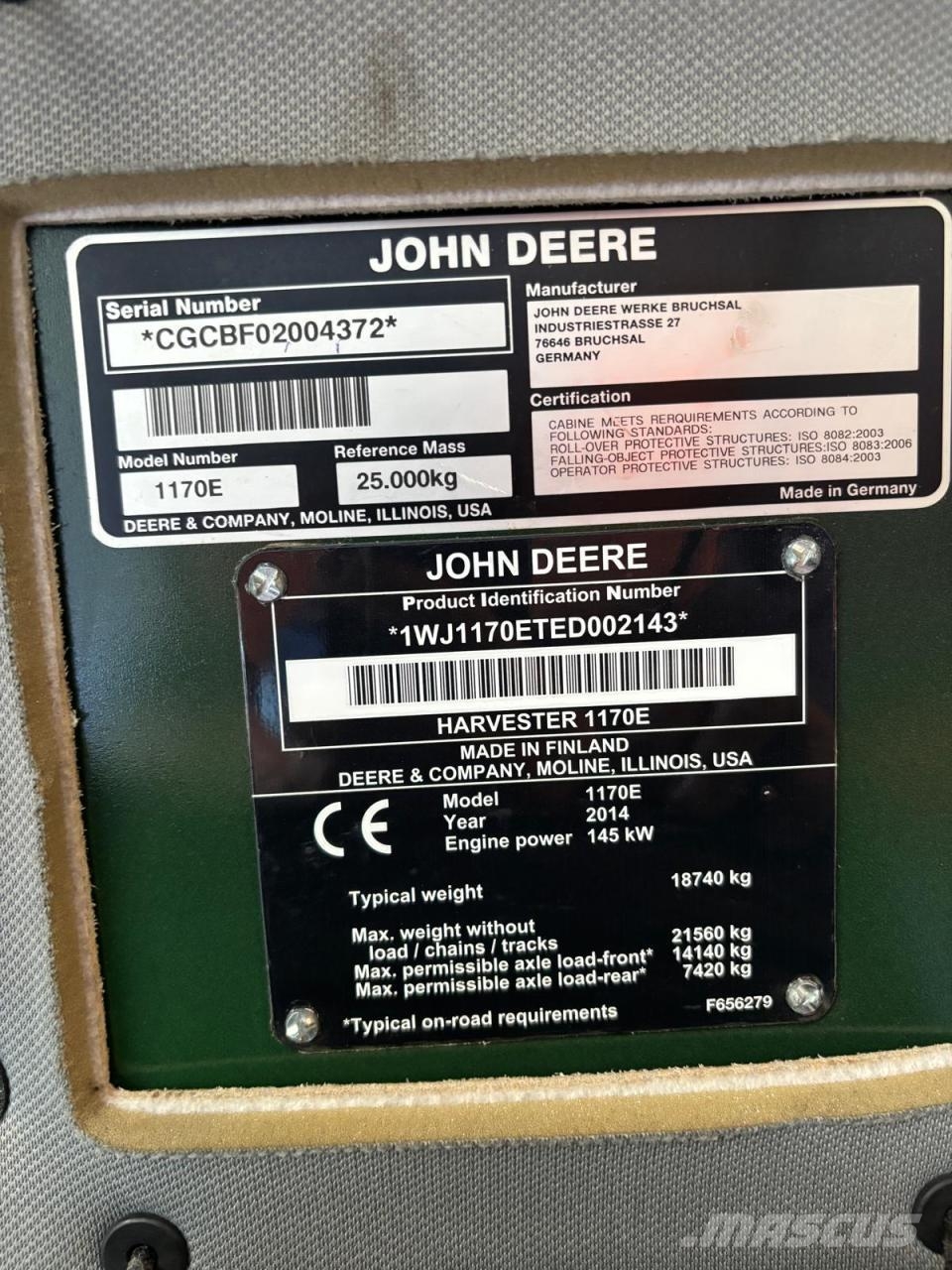 John Deere 1170 E Betakarítók