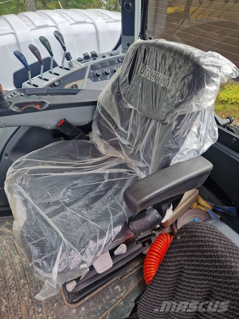 Valtra N 135 Active Traktoren