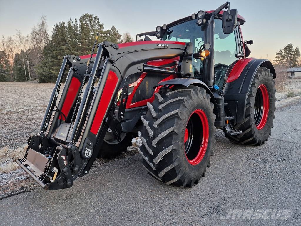 Valtra N 135 Active Traktoren