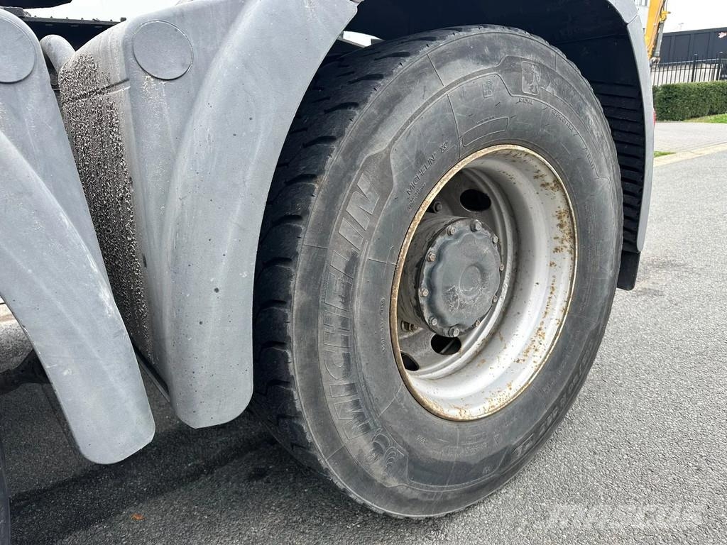 MAN TGX 33.560 6x4 Sadulveokid