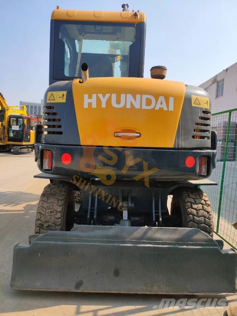 Hyundai 60 W VS Excavadoras de ruedas