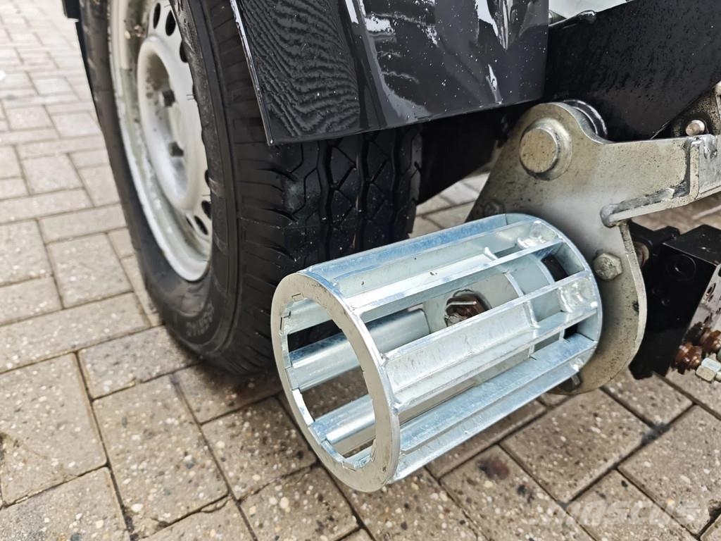 Dino 135T Diesel + Electric! Вишки-причепи