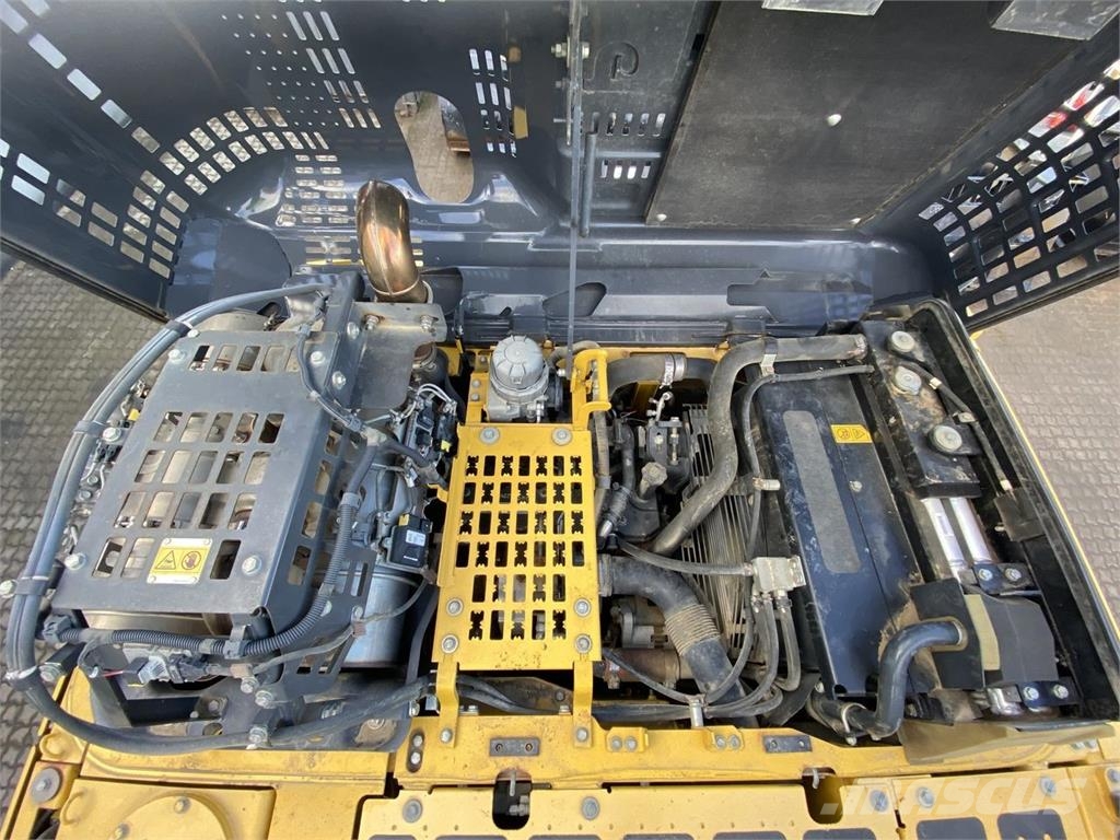 Komatsu PC240LC-11 Гусеничні екскаватори
