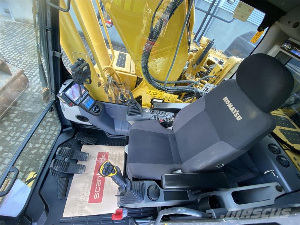 Komatsu PC240LC-11 Гусеничні екскаватори