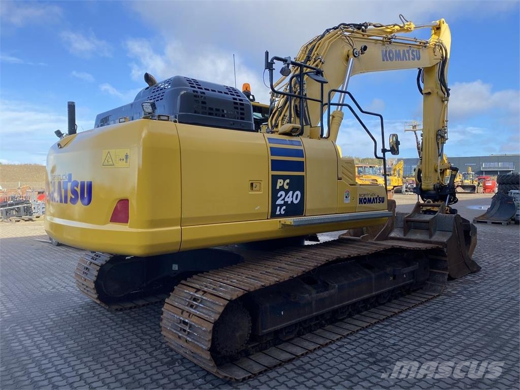 Komatsu PC240LC-11 Гусеничні екскаватори