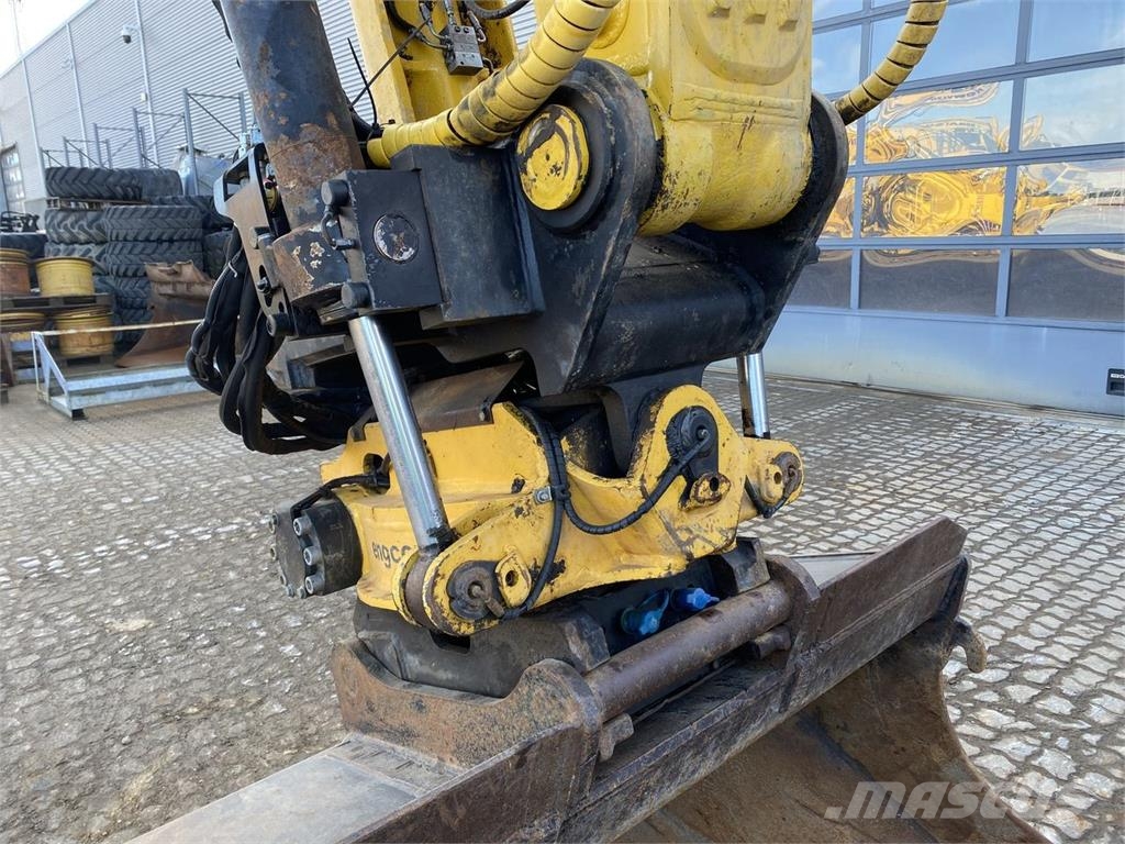 Komatsu PC240LC-11 Гусеничні екскаватори