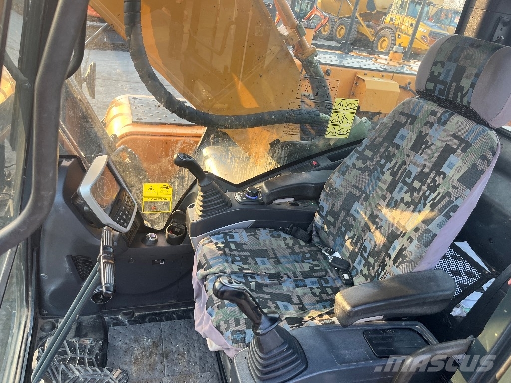 Hyundai HX 330 L Bageri guseničari