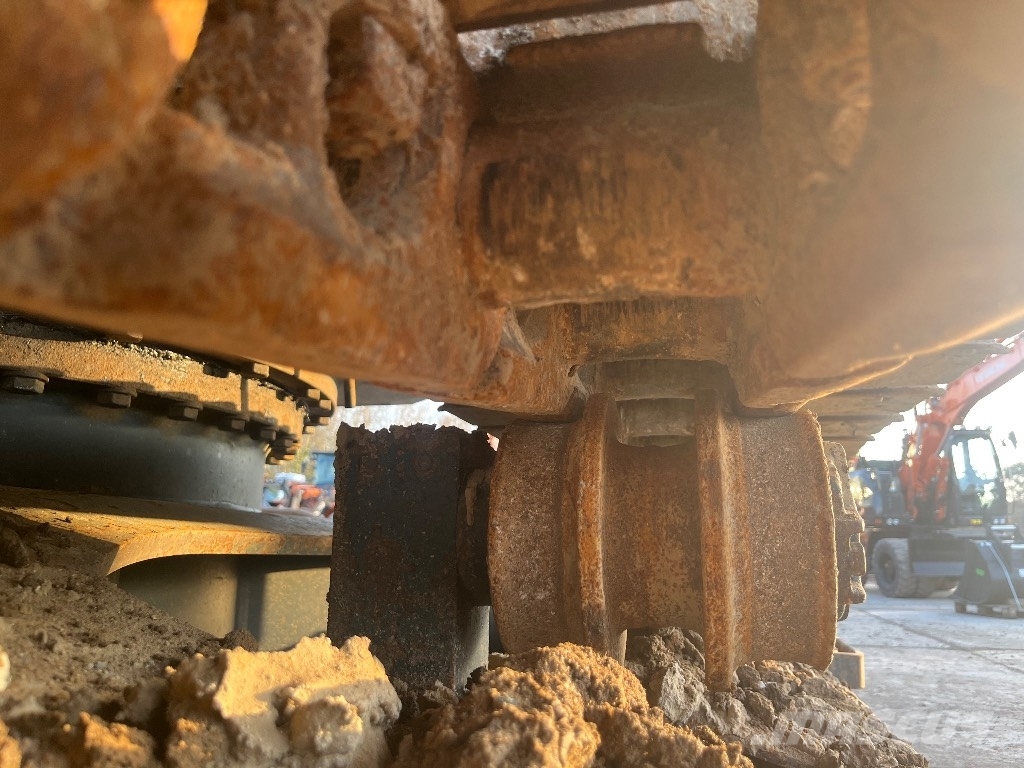 Hyundai HX 330 L Bageri guseničari