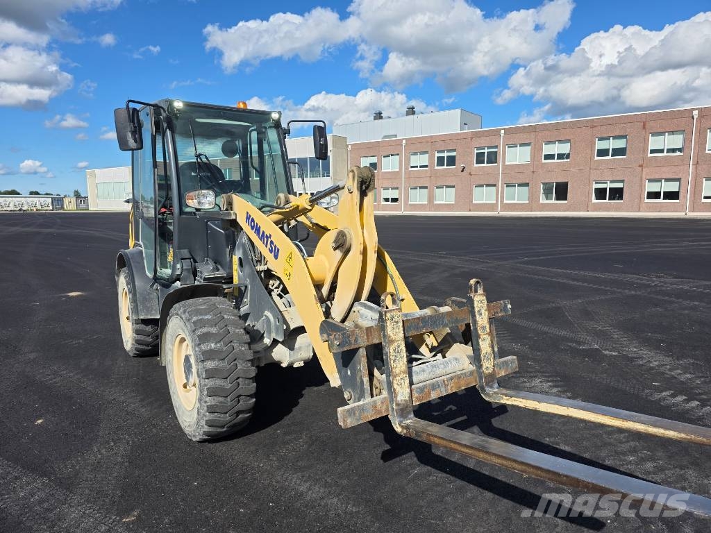 Komatsu WA 70 M-8 Cargadoras sobre ruedas