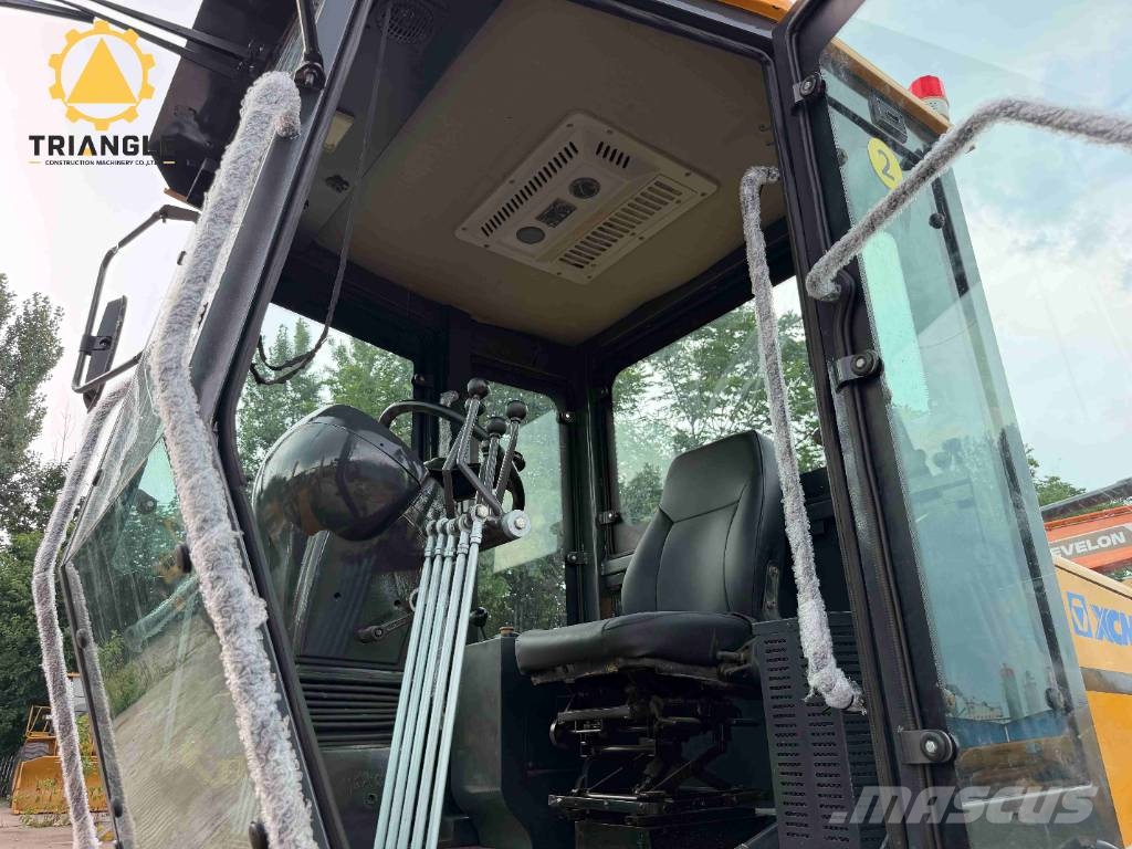 XCMG GR 1803 Фронтальные погрузчики