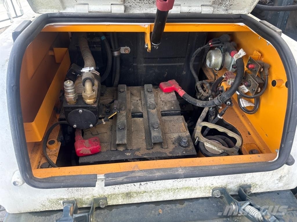 Hyundai HW140 - Brandschade / Fire demage / Brandschaden Ratiniai ekskavatoriai