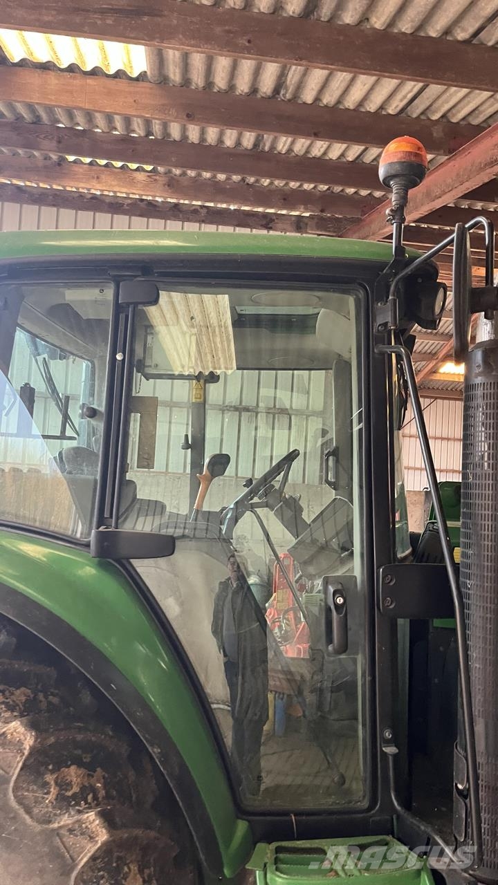 John Deere 6110M トラクター