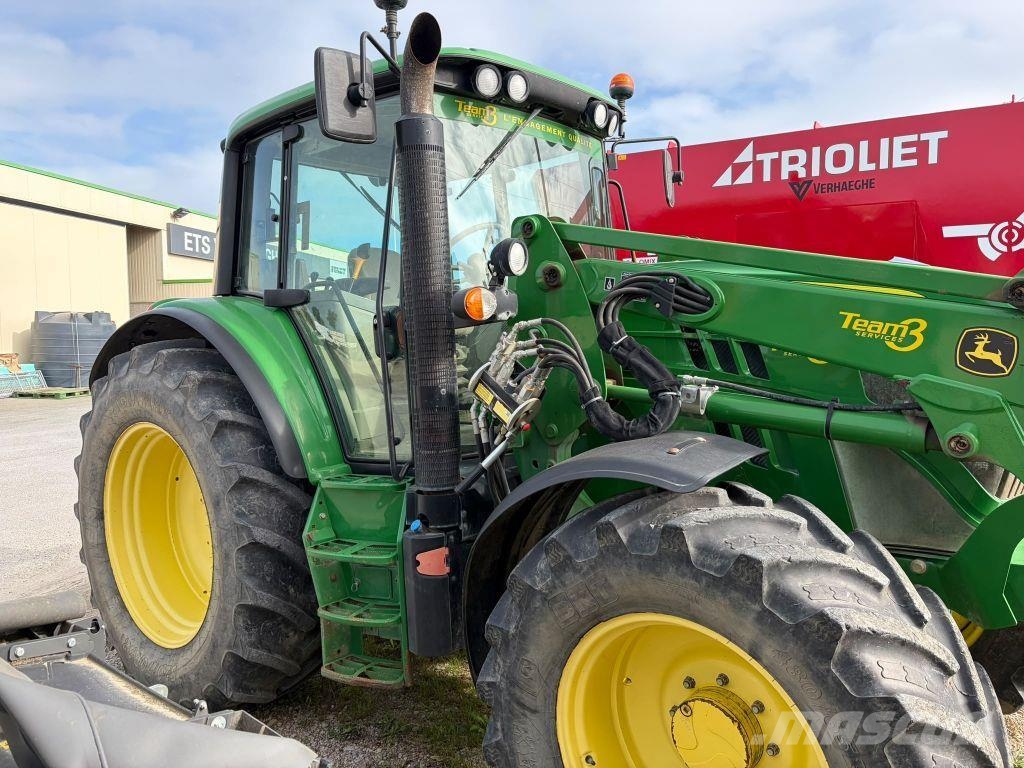 John Deere 6115M الجرارات