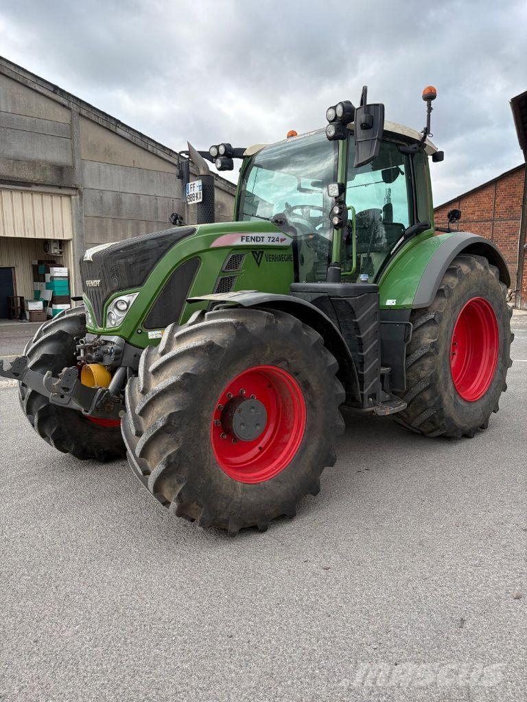Fendt 724 POWER+ Traktory