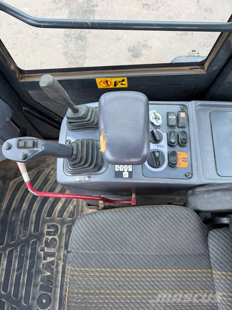 Komatsu WA250 PZ-6 //BJ. 2013 /8400H/SW/Gabel Radlader