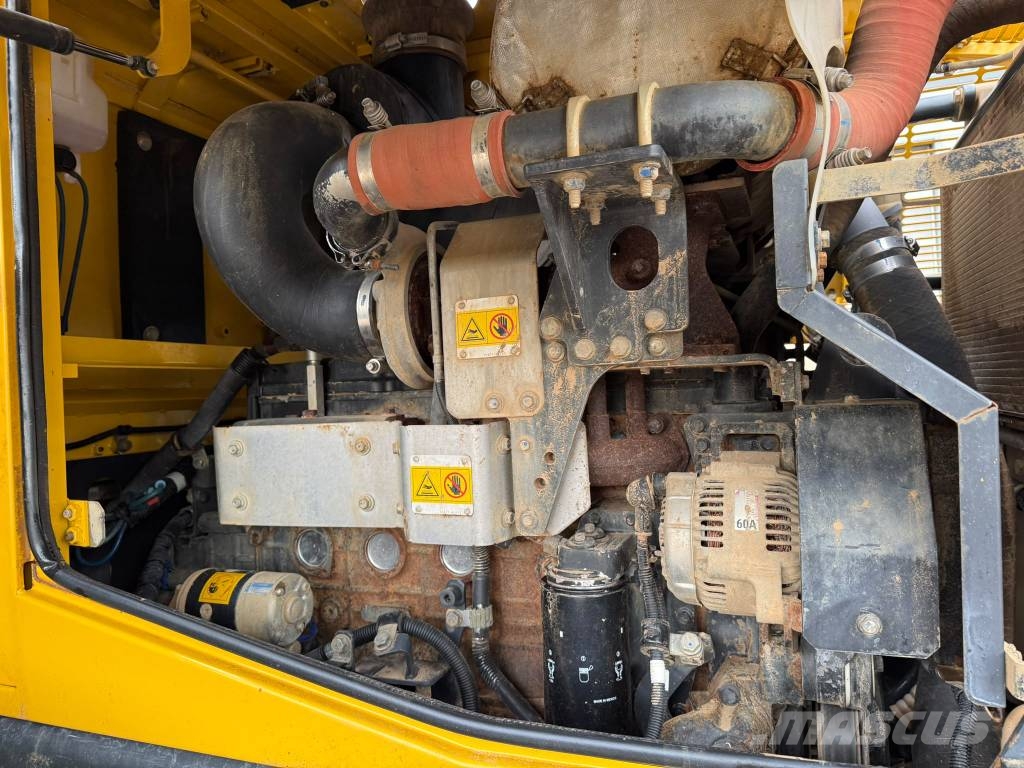 Komatsu WA250 PZ-6 //BJ. 2013 /8400H/SW/Gabel Radlader