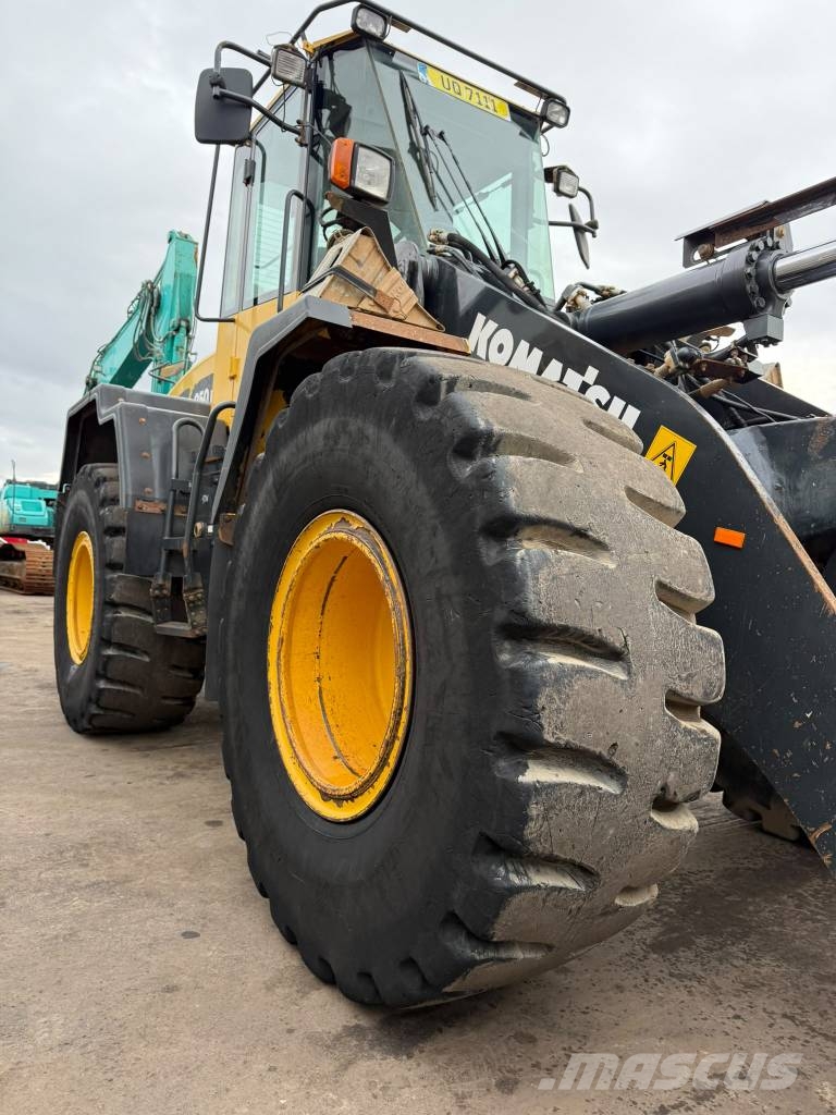 Komatsu WA250 PZ-6 //BJ. 2013 /8400H/SW/Gabel Radlader