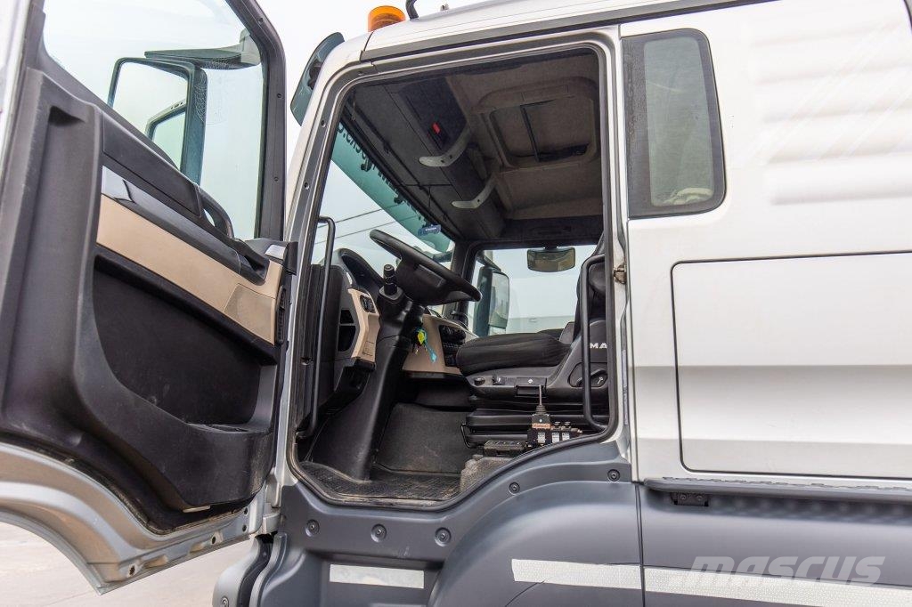 MAN TGS 33.420 BL - 6X6H Rol kiper kamioni sa kukom za podizanje tereta