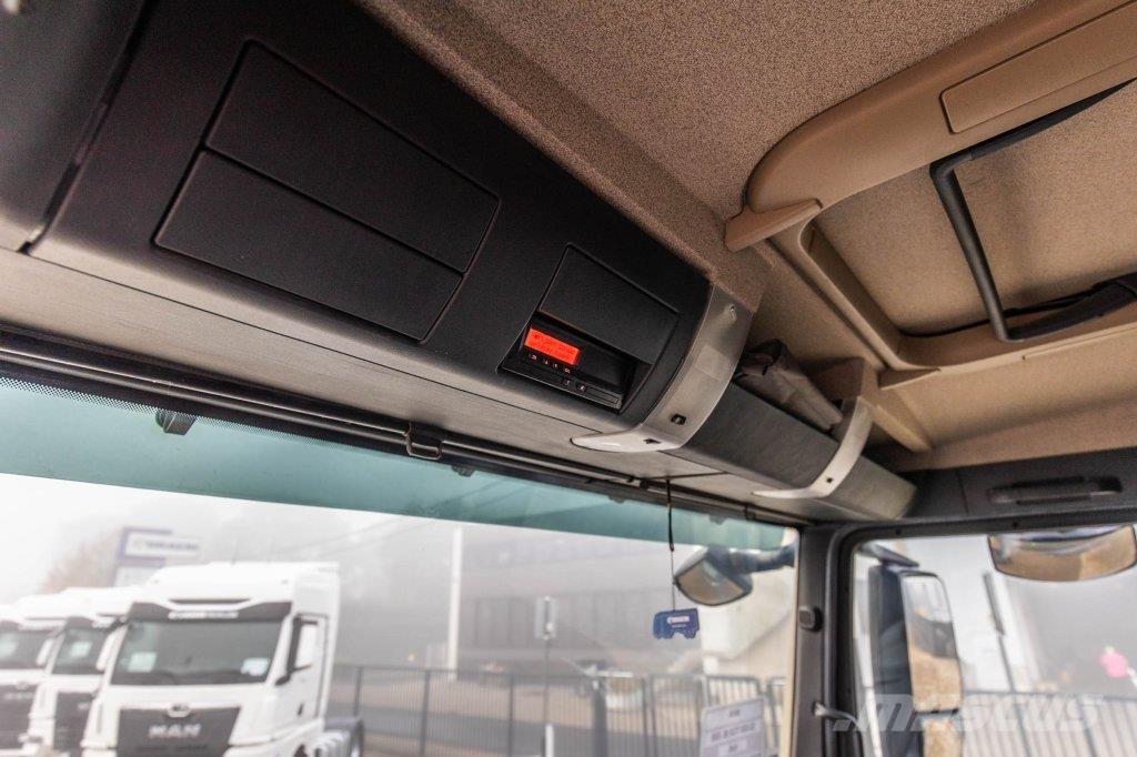MAN TGS 33.420 BL - 6X6H アームロール