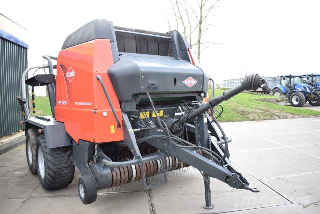 Kuhn VBP2160 pers/wikkelcombinatie Ronde-balenpersen