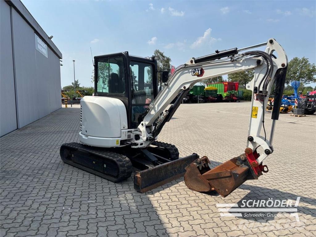 CAT 303.5 ECR حفارات بعجل