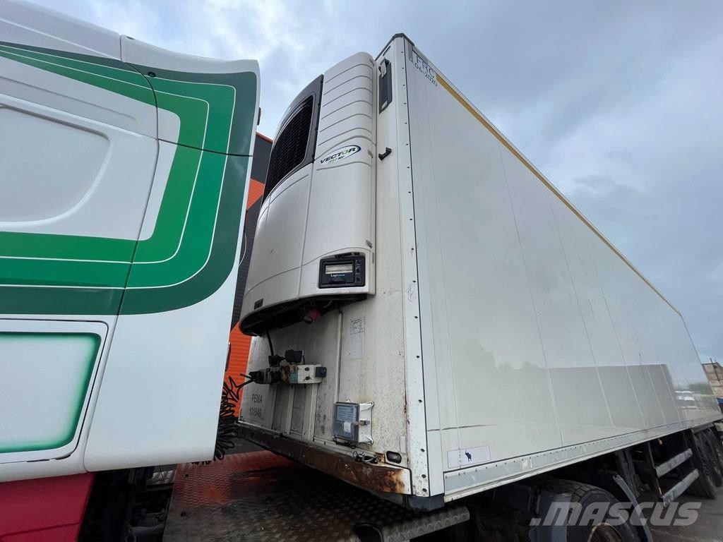 Schmitz Cargobull SCB S3B Kylmä-/Lämpökoripuoliperävaunut