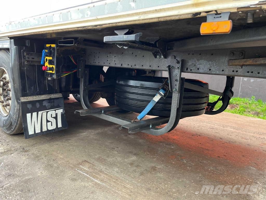 Schmitz Cargobull SCB S3B Kylmä-/Lämpökoripuoliperävaunut