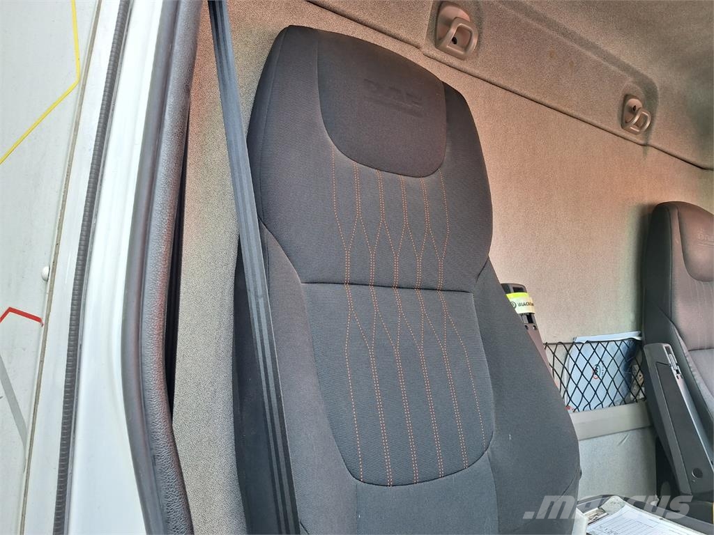 DAF LF 230 FA Camiones con chasís y cabina