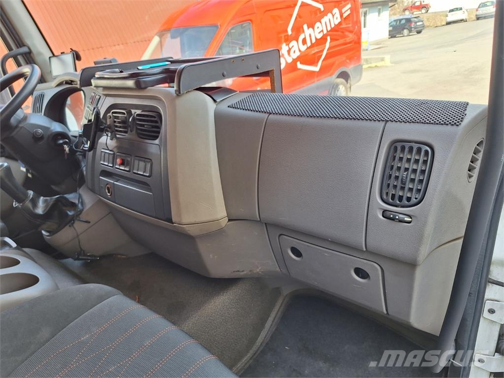 DAF LF 230 FA Camiones con chasís y cabina