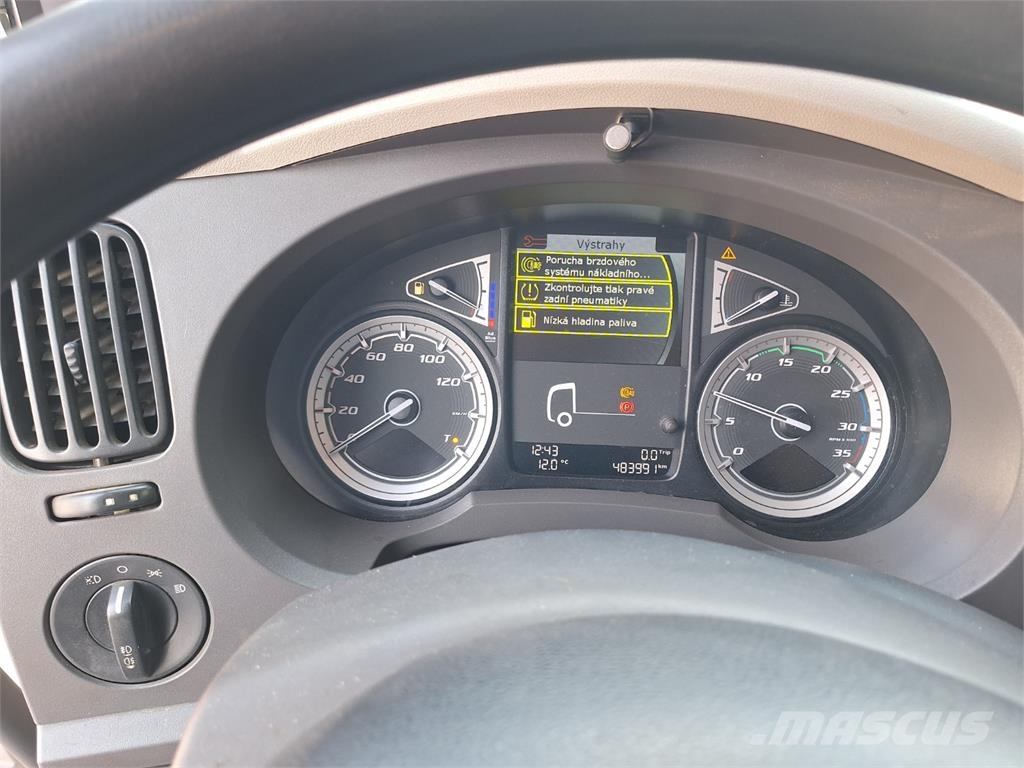 DAF LF 230 FA Camiones con chasís y cabina