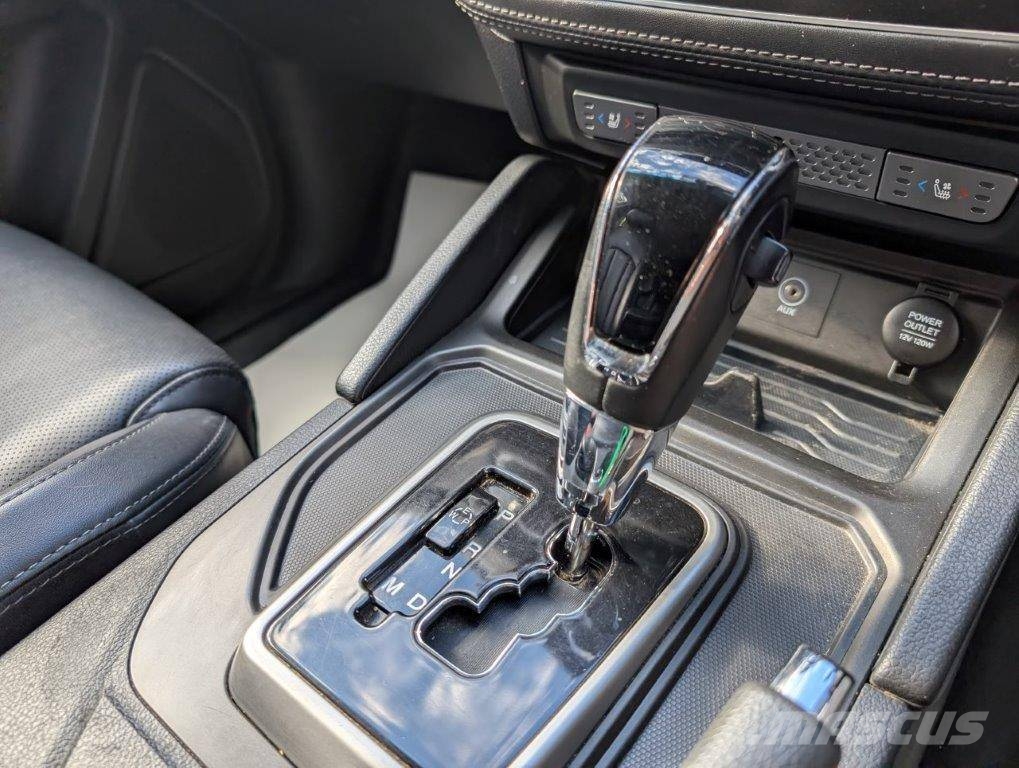 Ssangyong Musso Voiture