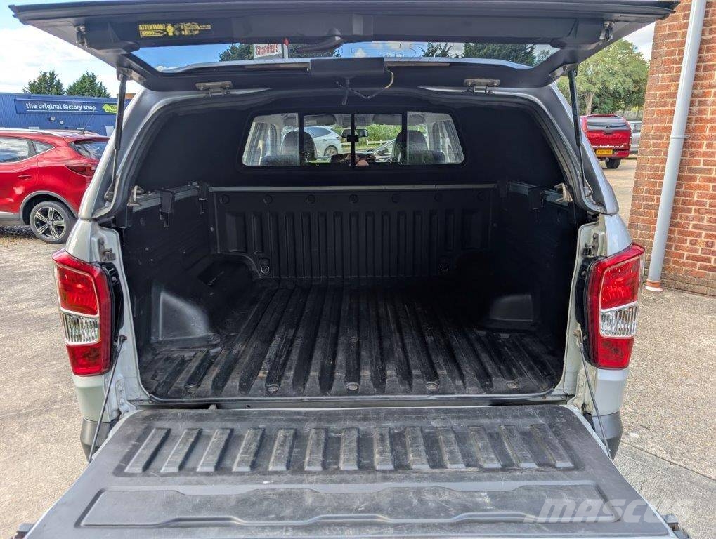 Ssangyong Musso Voiture