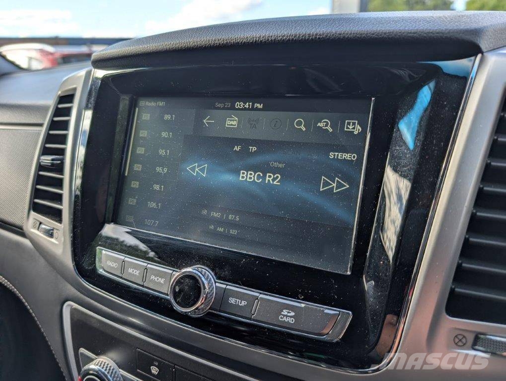Ssangyong Musso Voiture
