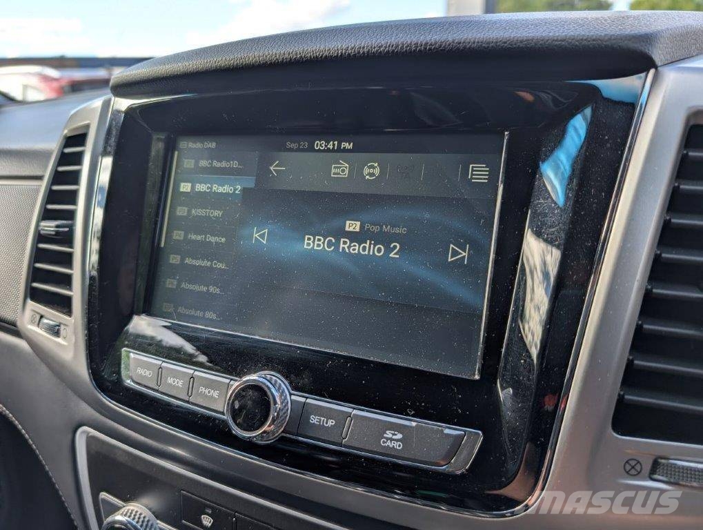 Ssangyong Musso Voiture