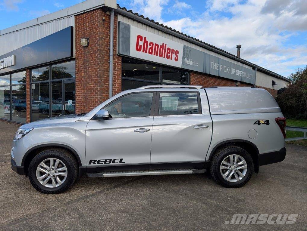 Ssangyong Musso Voiture