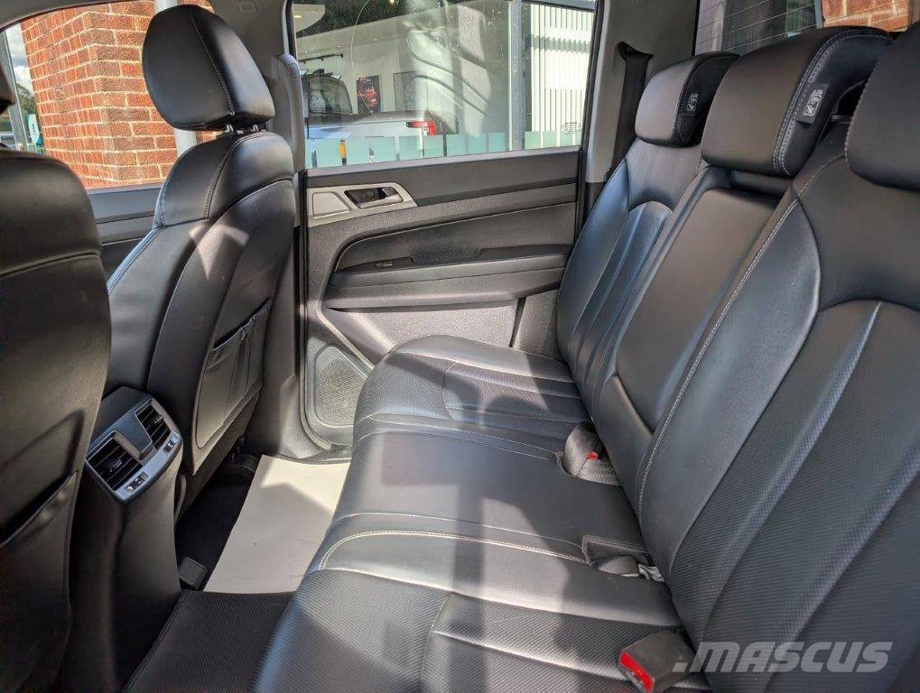 Ssangyong Musso Voiture