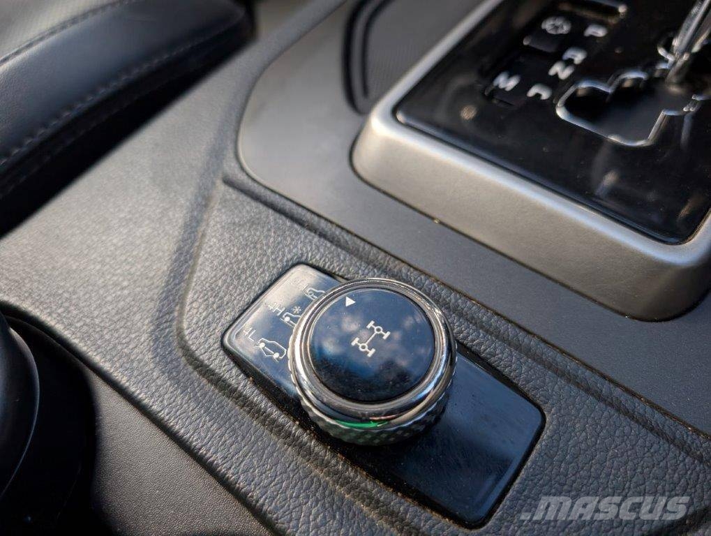 Ssangyong Musso Voiture