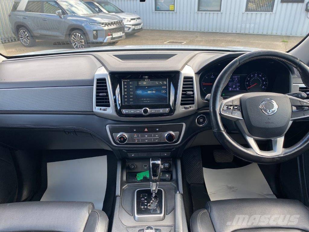 Ssangyong Musso Voiture