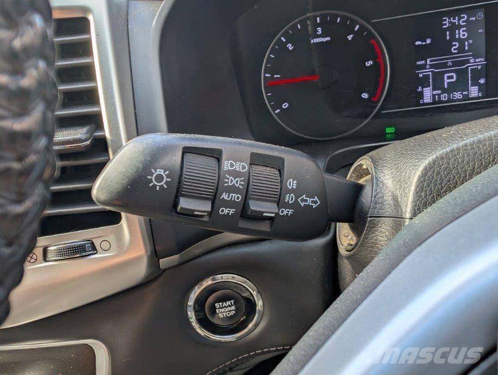 Ssangyong Musso Voiture