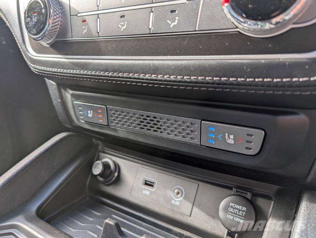 Ssangyong Musso Voiture